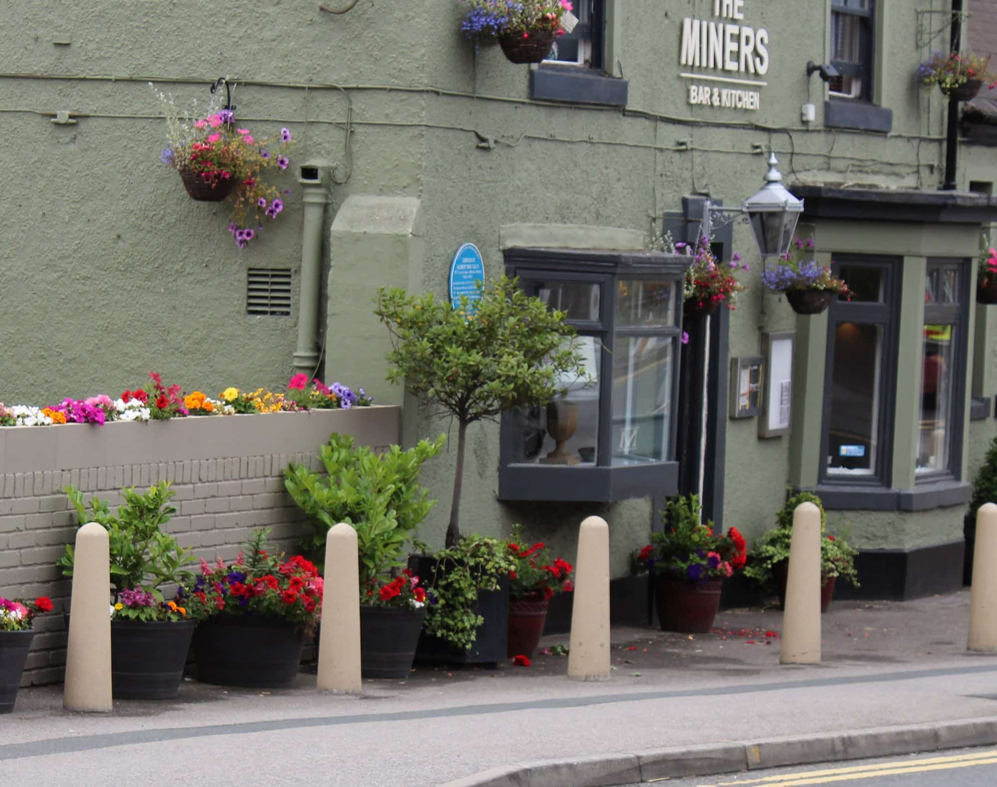 Concrete-Bollards002