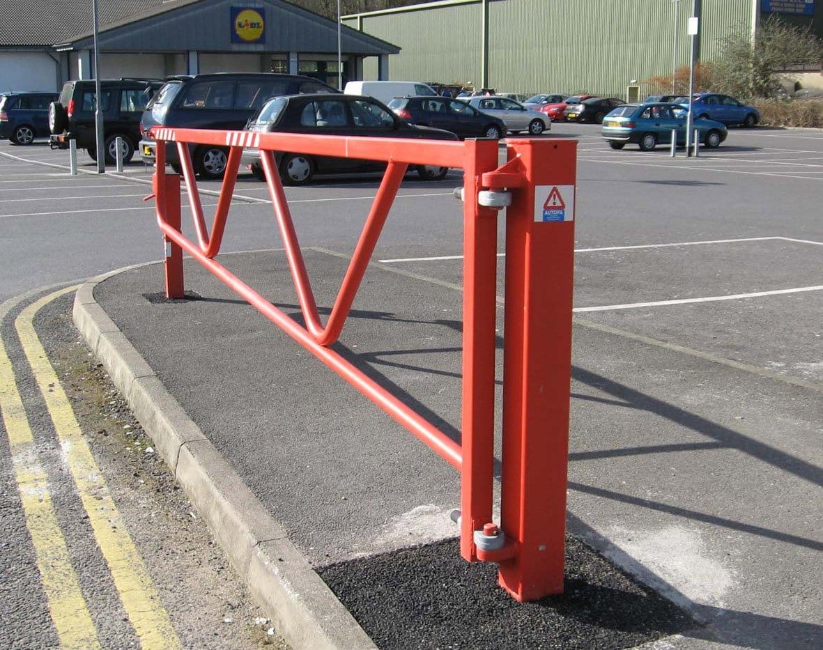 Swing-barrier