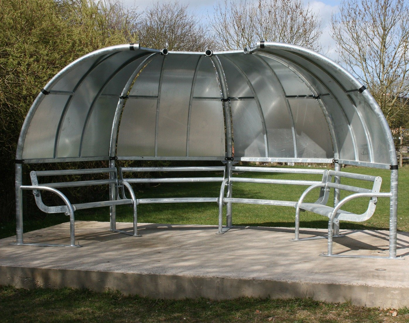 Wimbledon-Teenage-Seating-Shelter