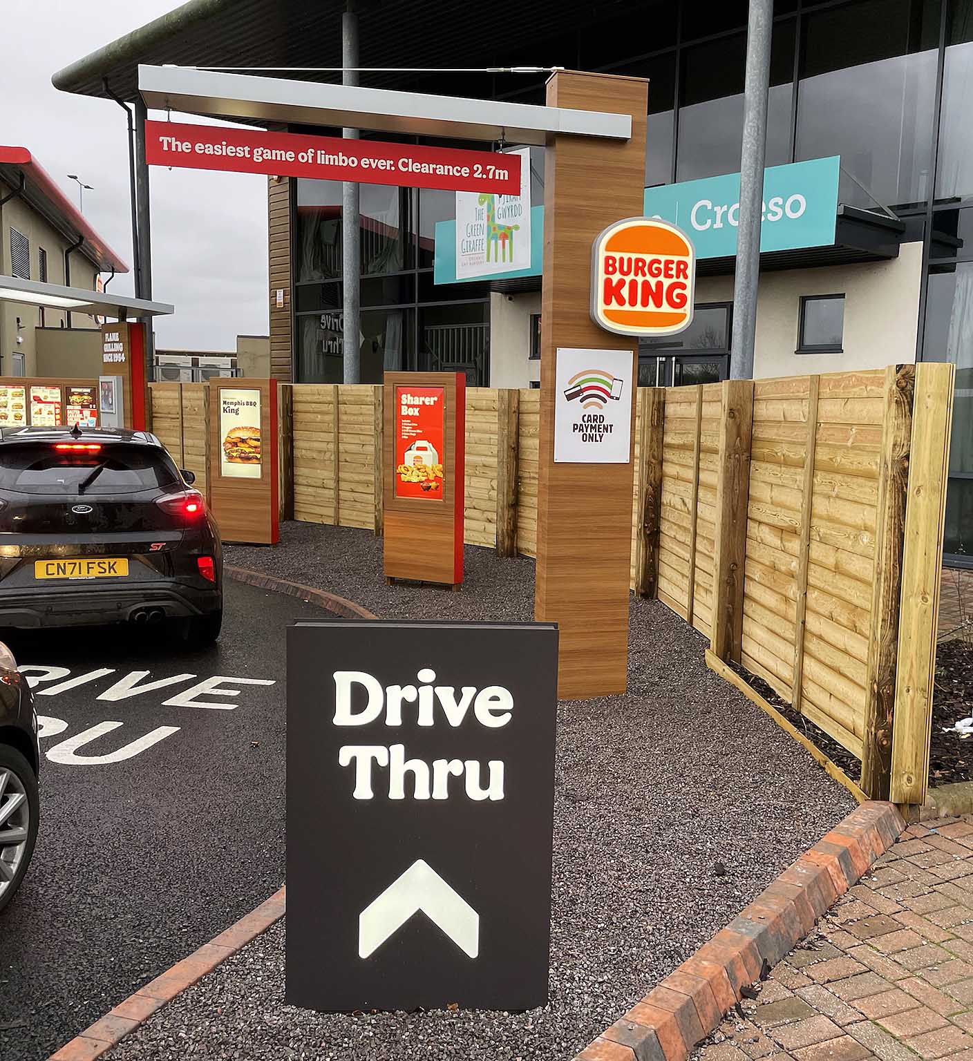 eco-fence-reflective-acoustic-burger-king