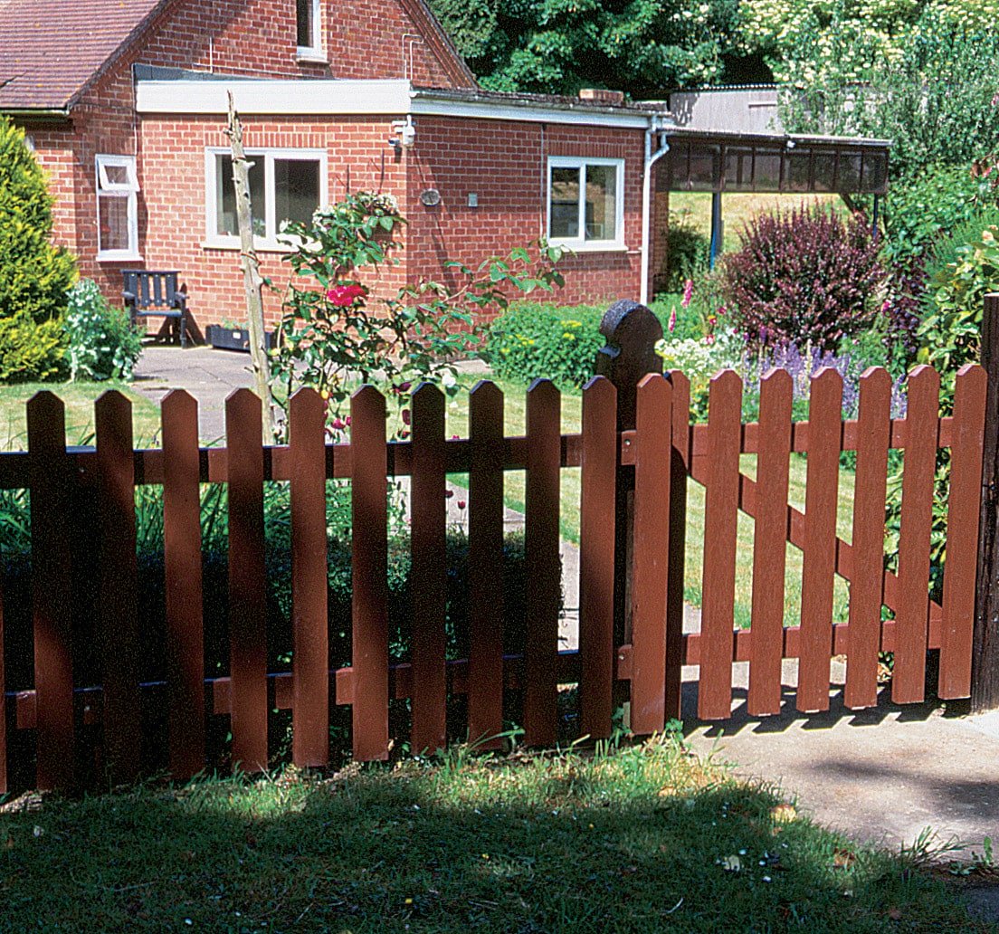Picket-Fencing-Brown.jpg